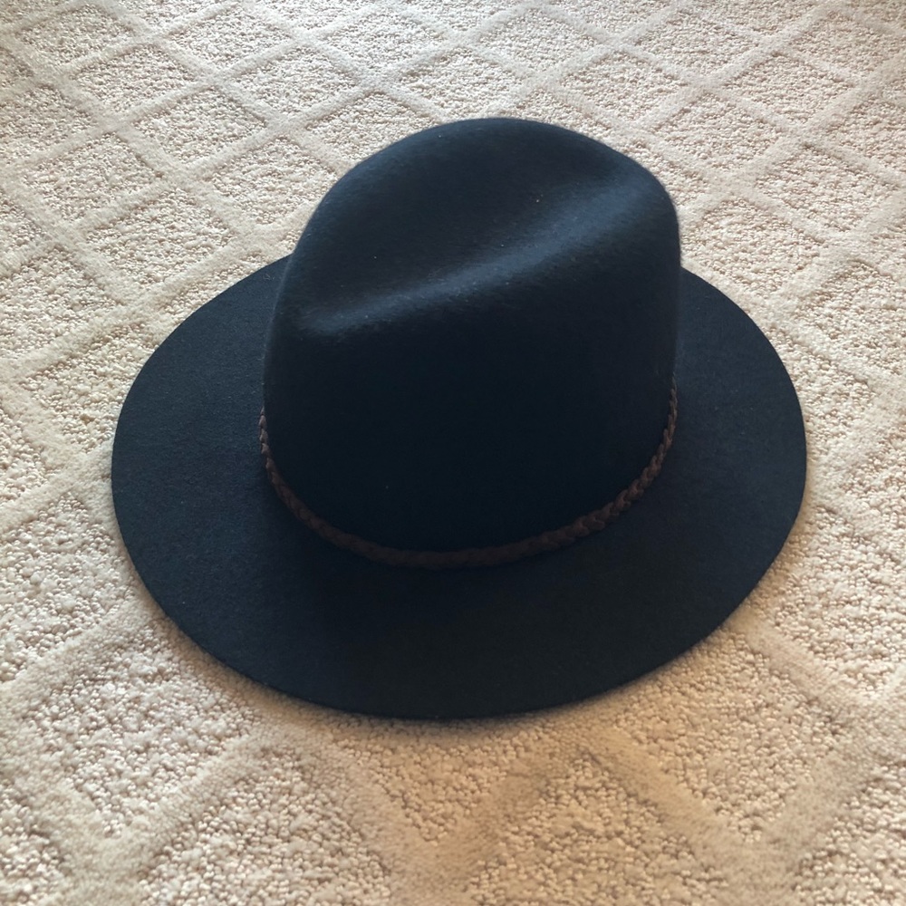 Black Wool Hinge Hat